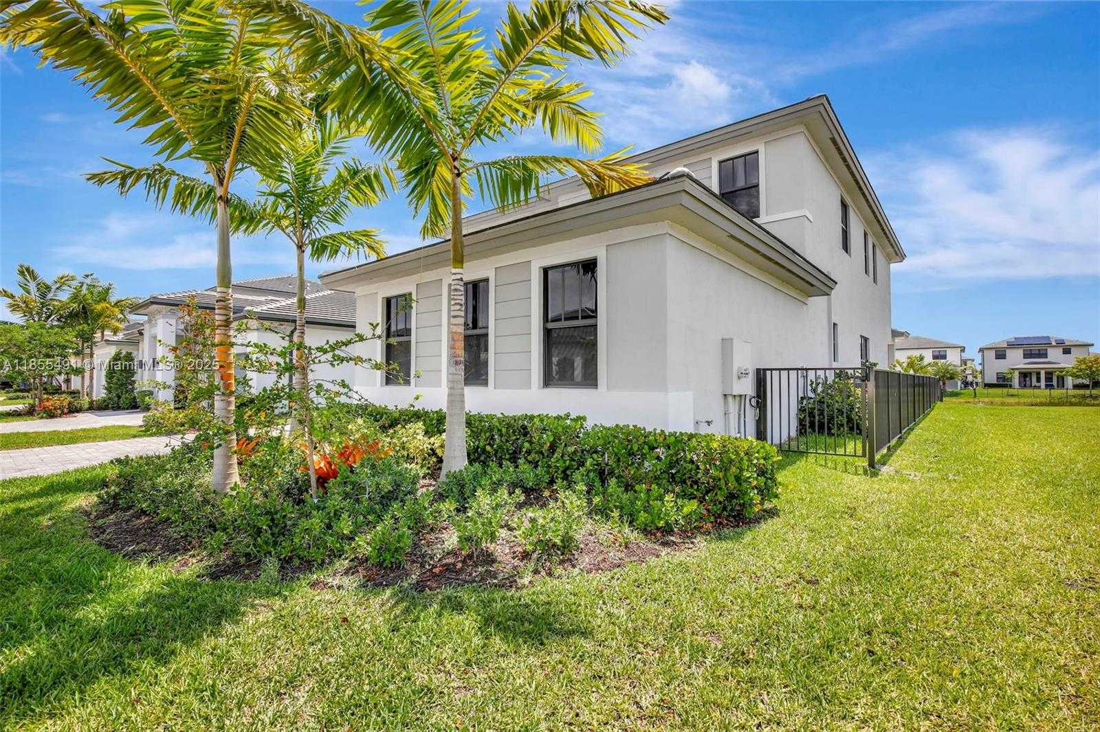 Small Image of 4520 SOUTH WEST 173RD AVE, Miramar Number 3