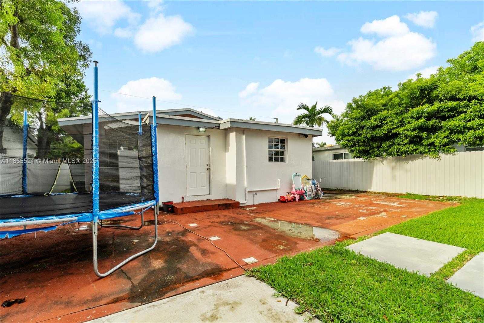 Small Image of 7230 NORTH WEST 5TH ST, Miami Number 19