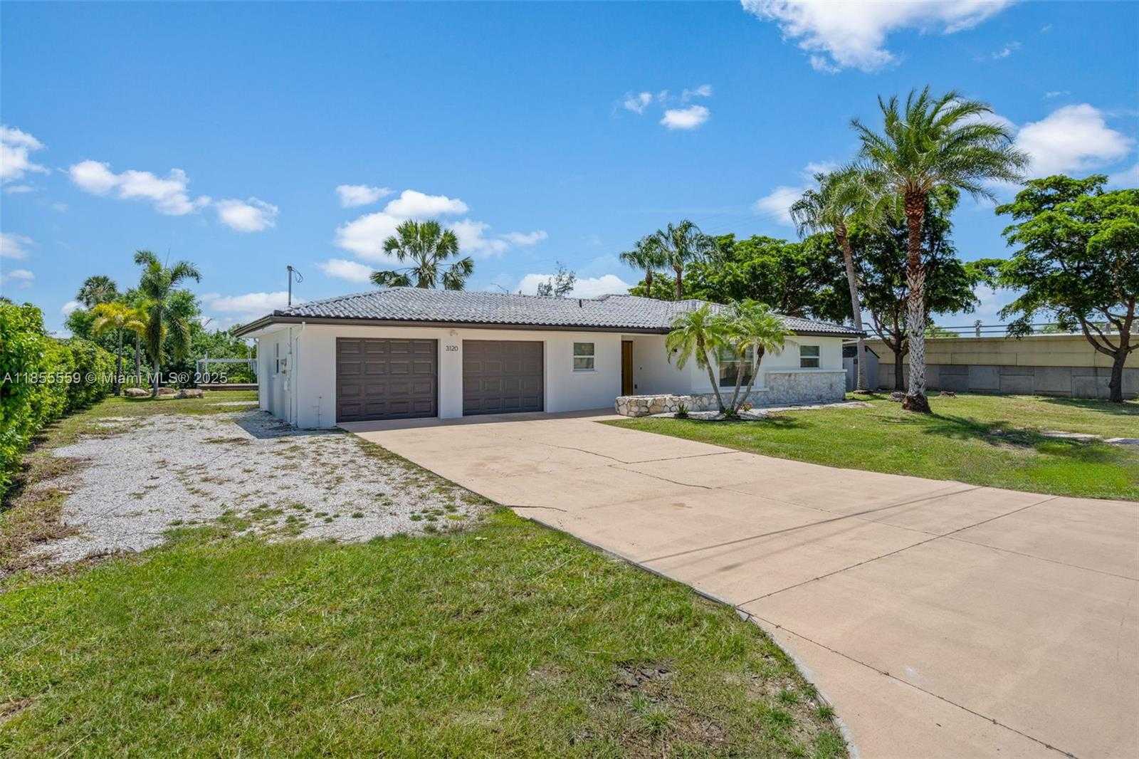 Small Image of 3120 MAGNOLIA WAY, Punta Gorda Number 2