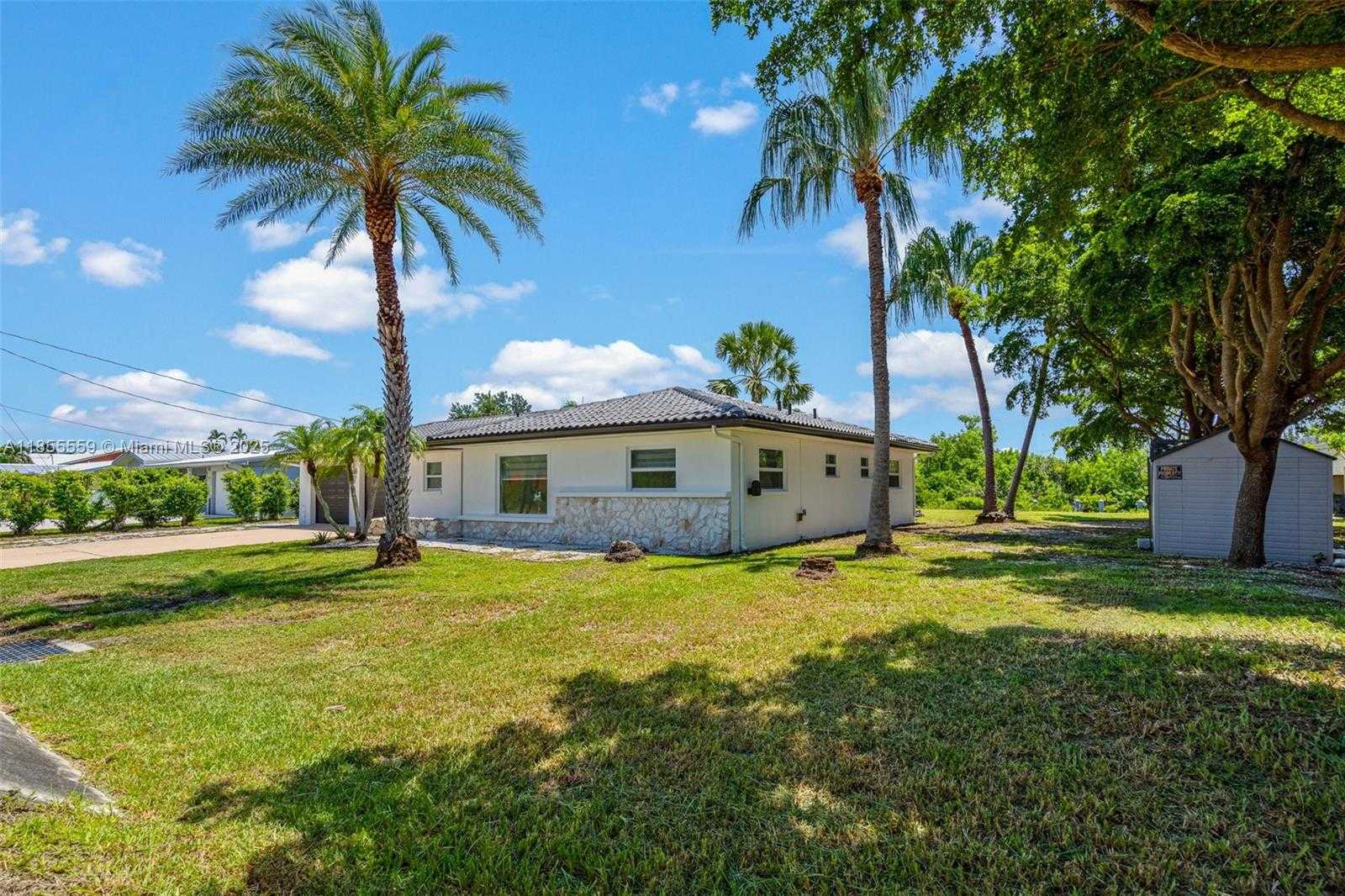 Small Image of 3120 MAGNOLIA WAY, Punta Gorda Number 3