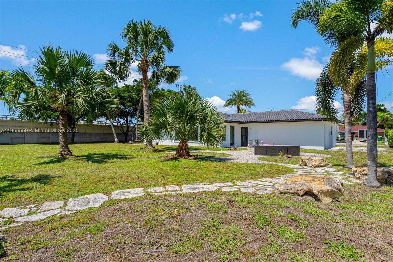 Small Image of 3120 MAGNOLIA WAY, Punta Gorda Number 38