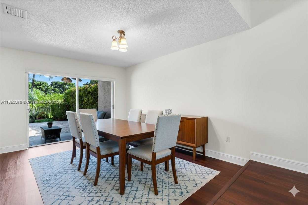 Small Image of 17915 SOUTH WEST 33RD ST, Miramar Number 4