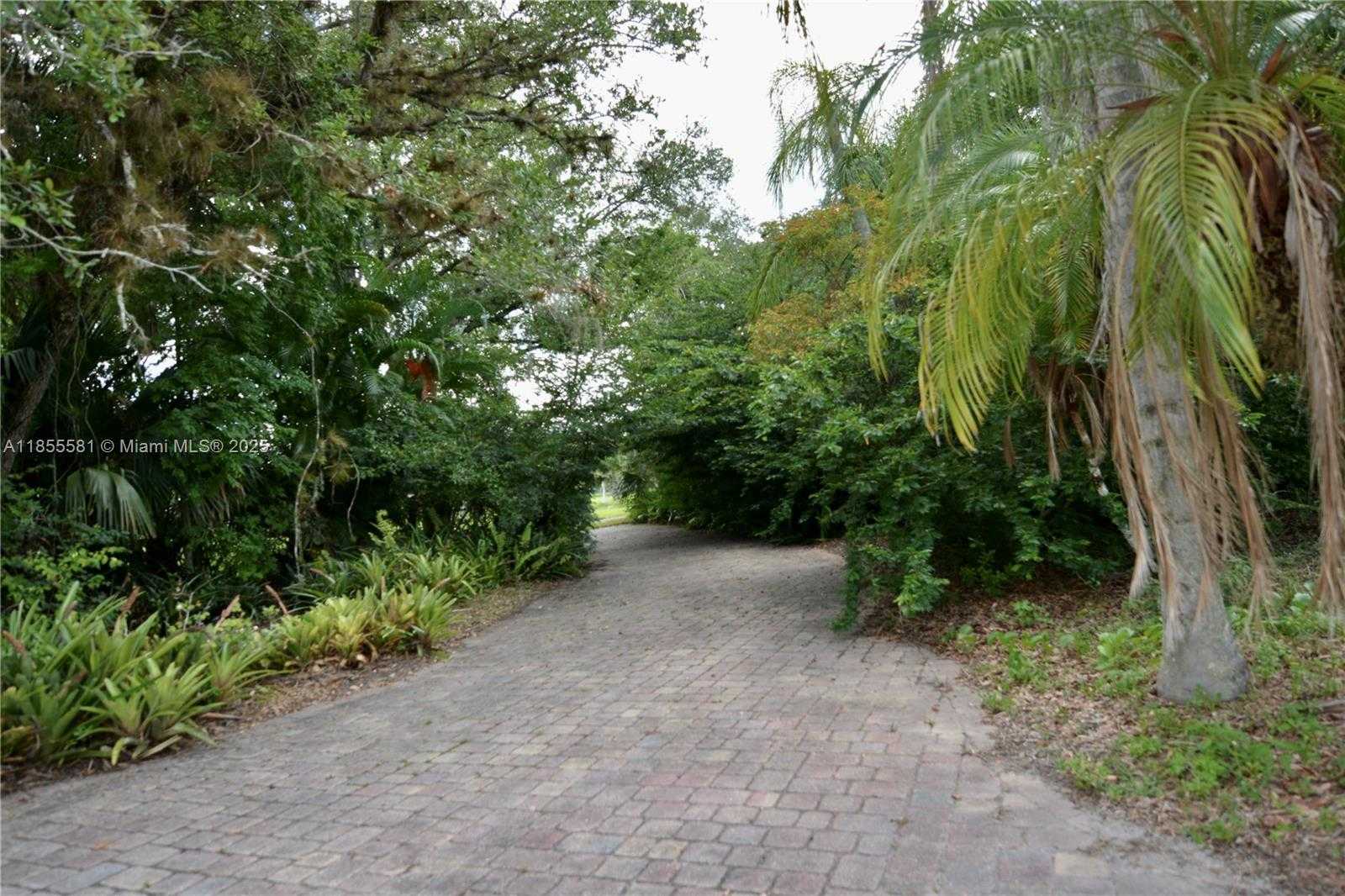 Small Image of 18220 ELMWOOD DR, Other City - In The State Of Florida Number 10