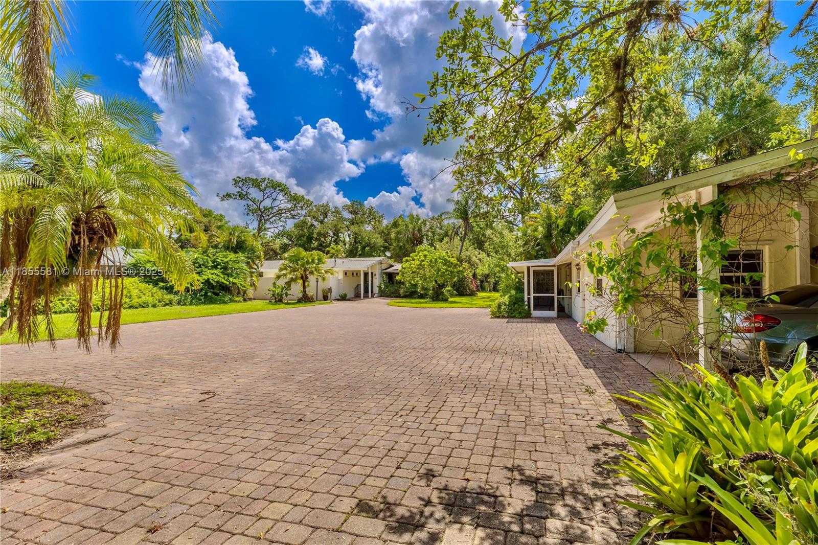Small Image of 18220 ELMWOOD DR, Other City - In The State Of Florida Number 11