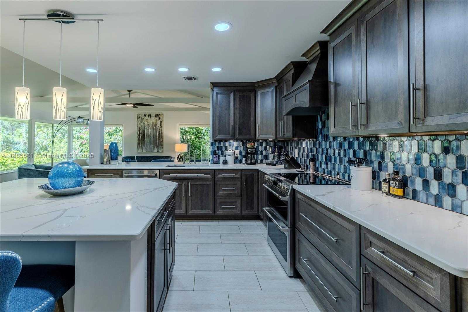 Small Image of 18220 ELMWOOD DR, Other City - In The State Of Florida Number 20