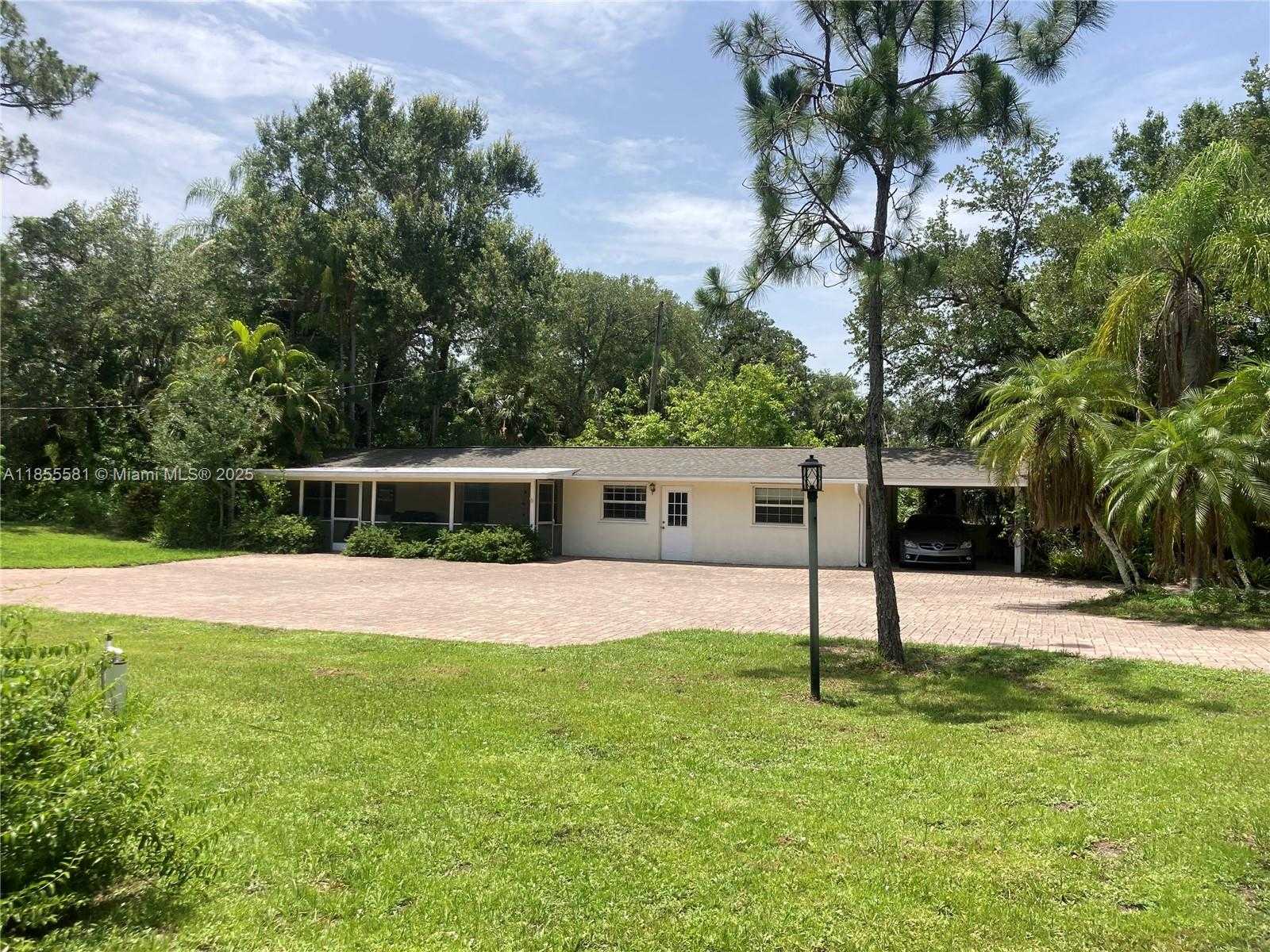 Small Image of 18220 ELMWOOD DR, Other City - In The State Of Florida Number 4