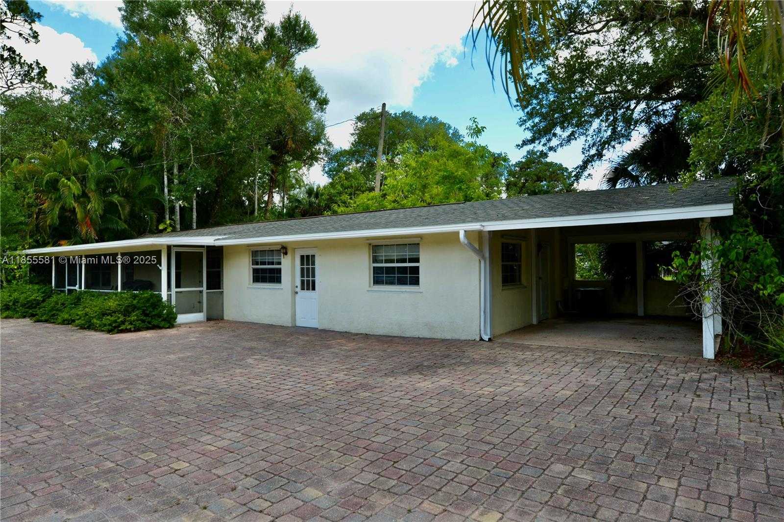 Small Image of 18220 ELMWOOD DR, Other City - In The State Of Florida Number 47
