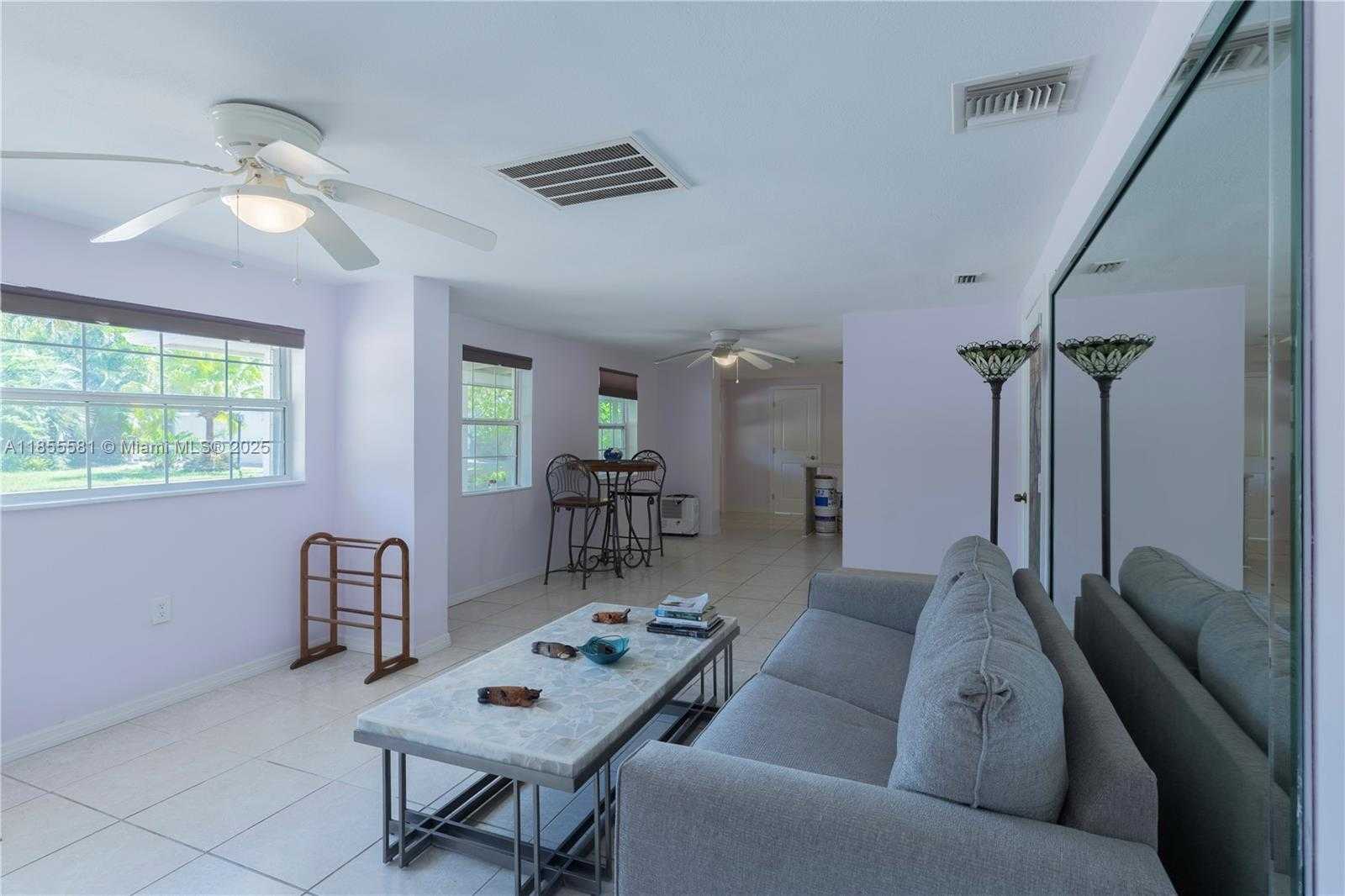 Small Image of 18220 ELMWOOD DR, Other City - In The State Of Florida Number 49