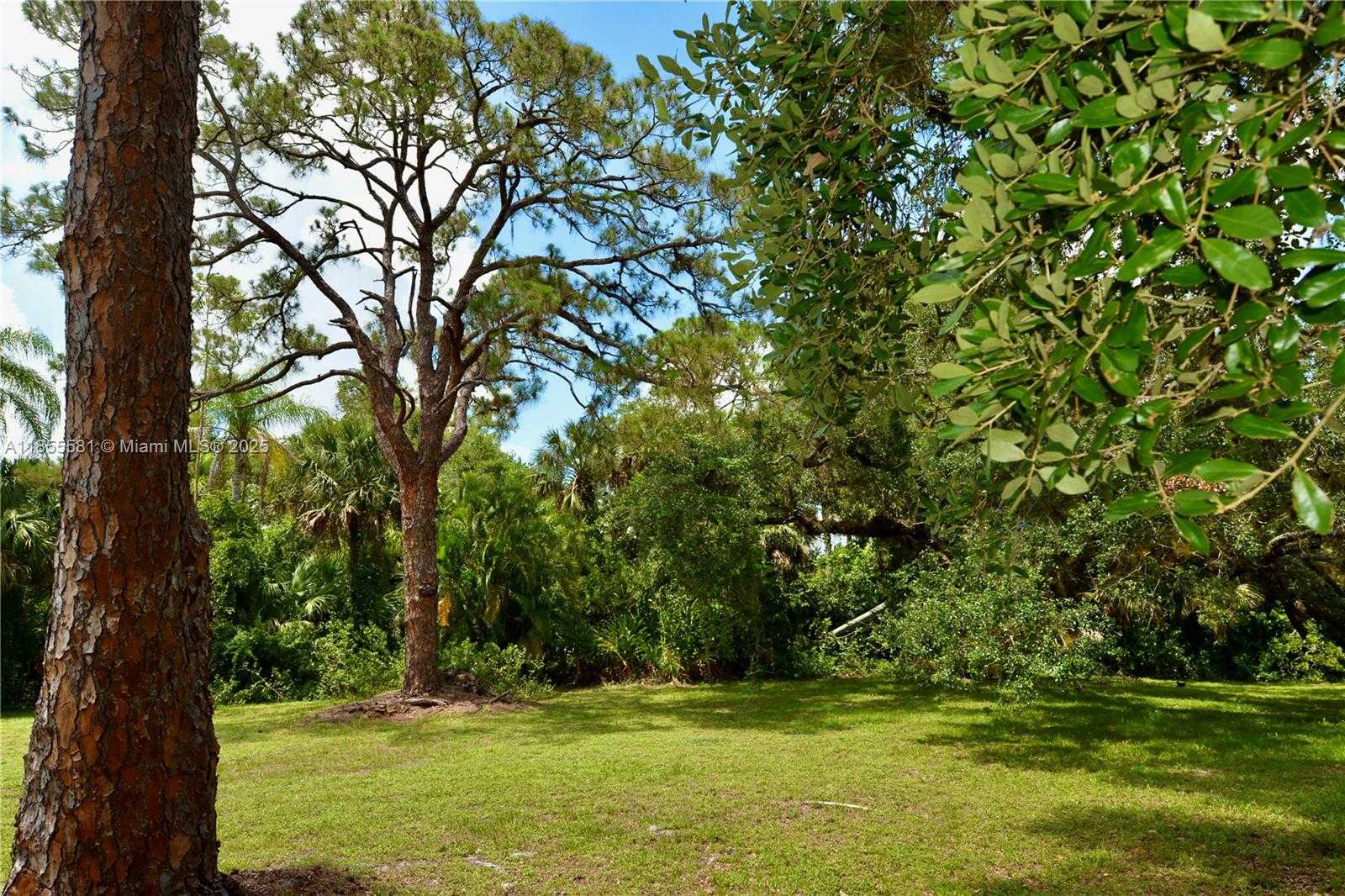 Small Image of 18220 ELMWOOD DR, Other City - In The State Of Florida Number 68