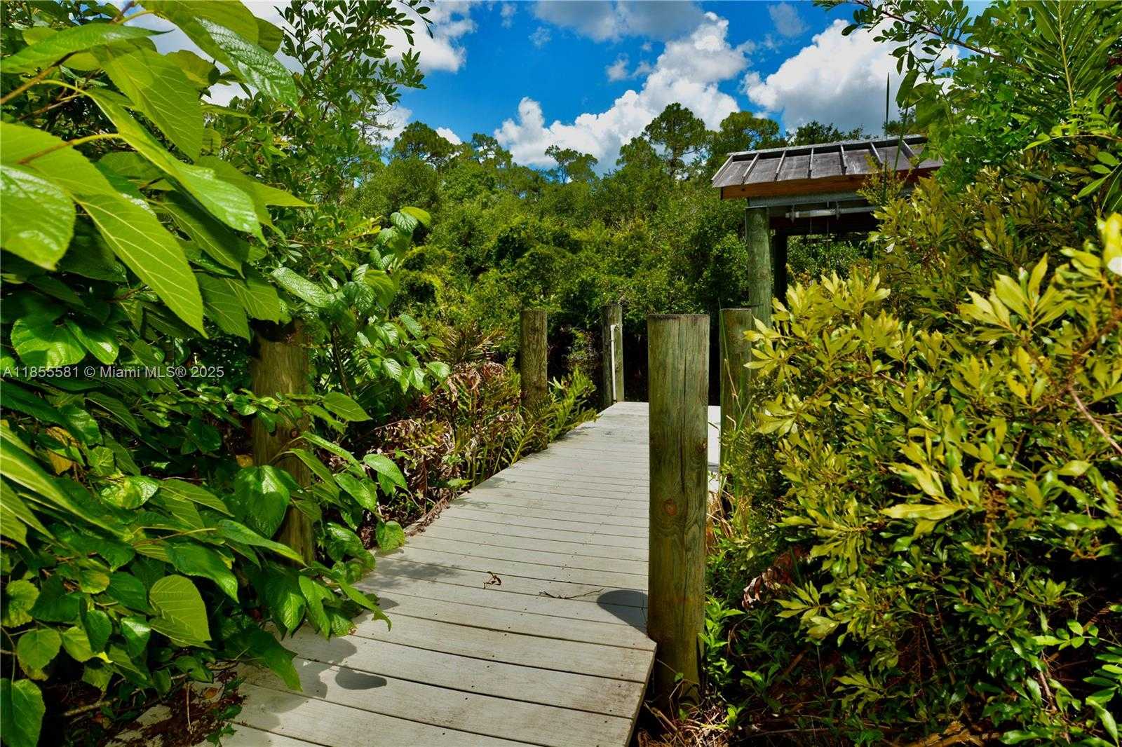 Small Image of 18220 ELMWOOD DR, Other City - In The State Of Florida Number 69