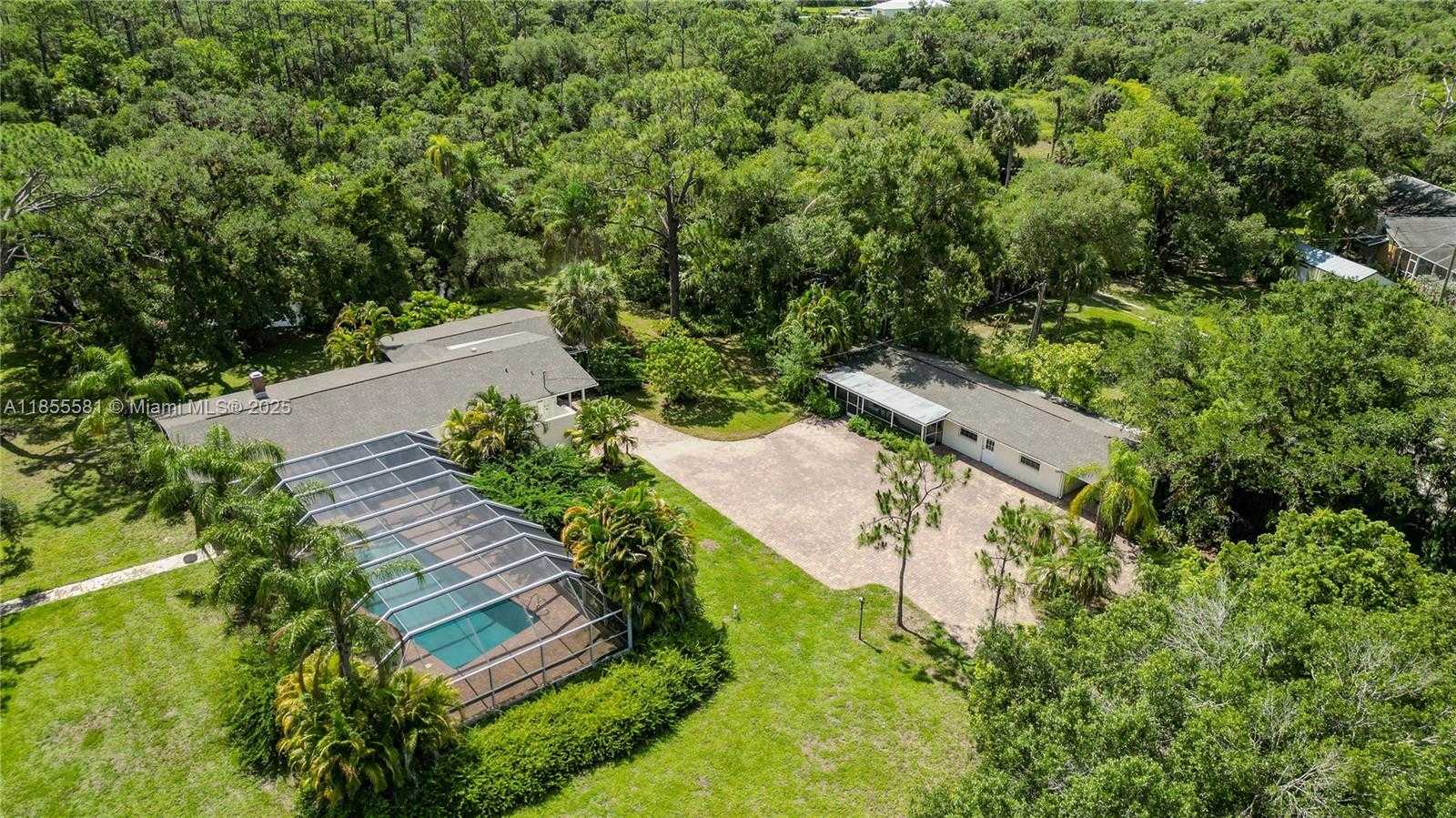Small Image of 18220 ELMWOOD DR, Other City - In The State Of Florida Number 72
