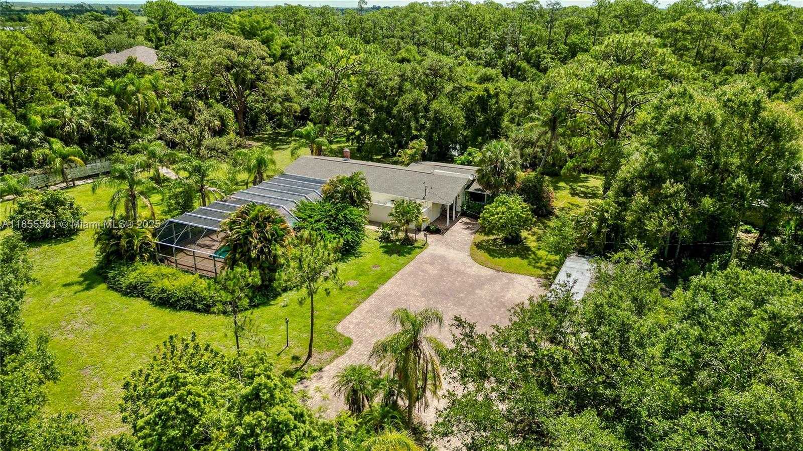Small Image of 18220 ELMWOOD DR, Other City - In The State Of Florida Number 74
