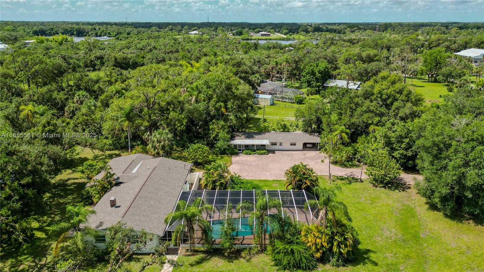 Small Image of 18220 ELMWOOD DR, Other City - In The State Of Florida Number 75