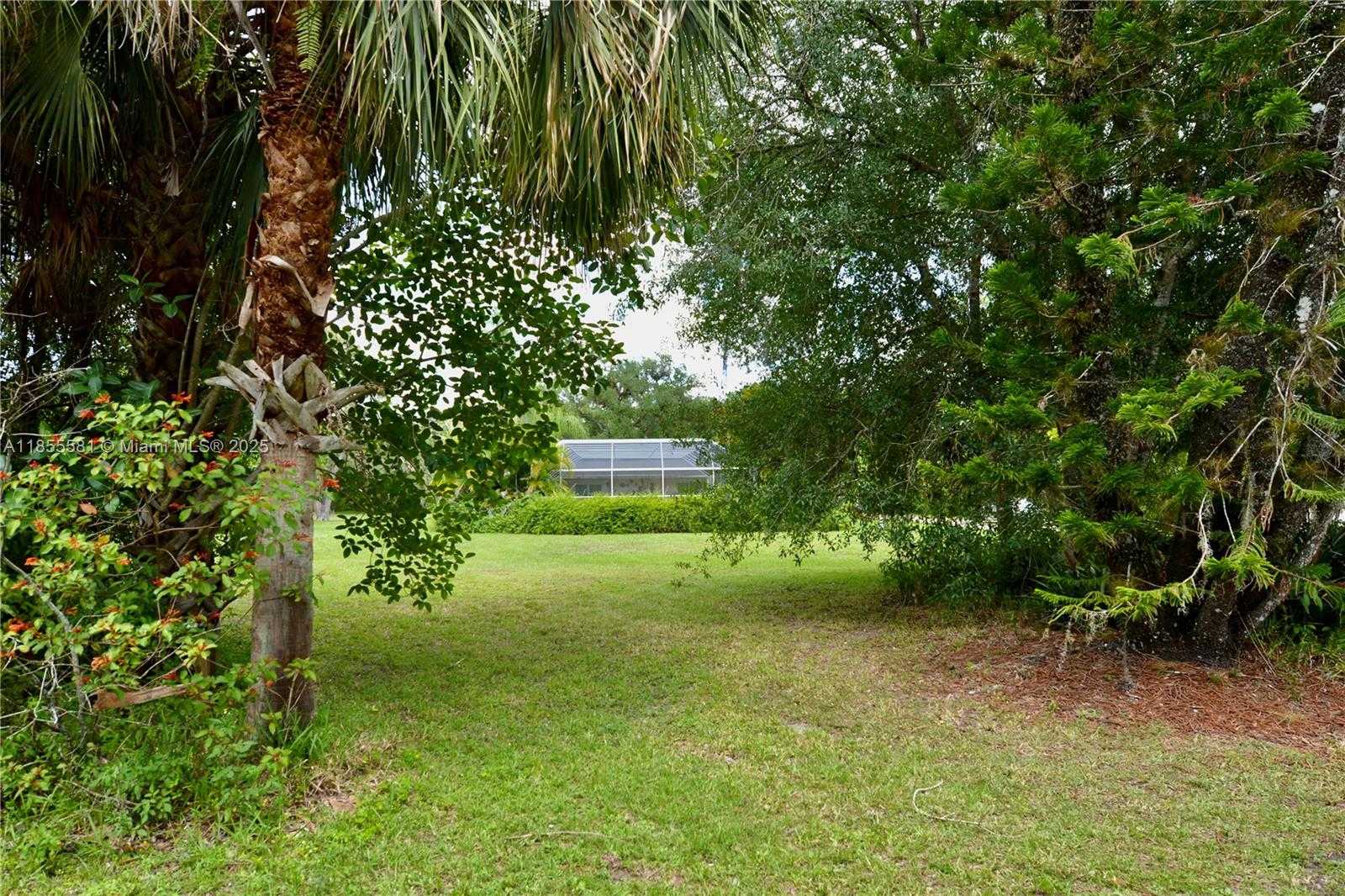 Small Image of 18220 ELMWOOD DR, Other City - In The State Of Florida Number 87