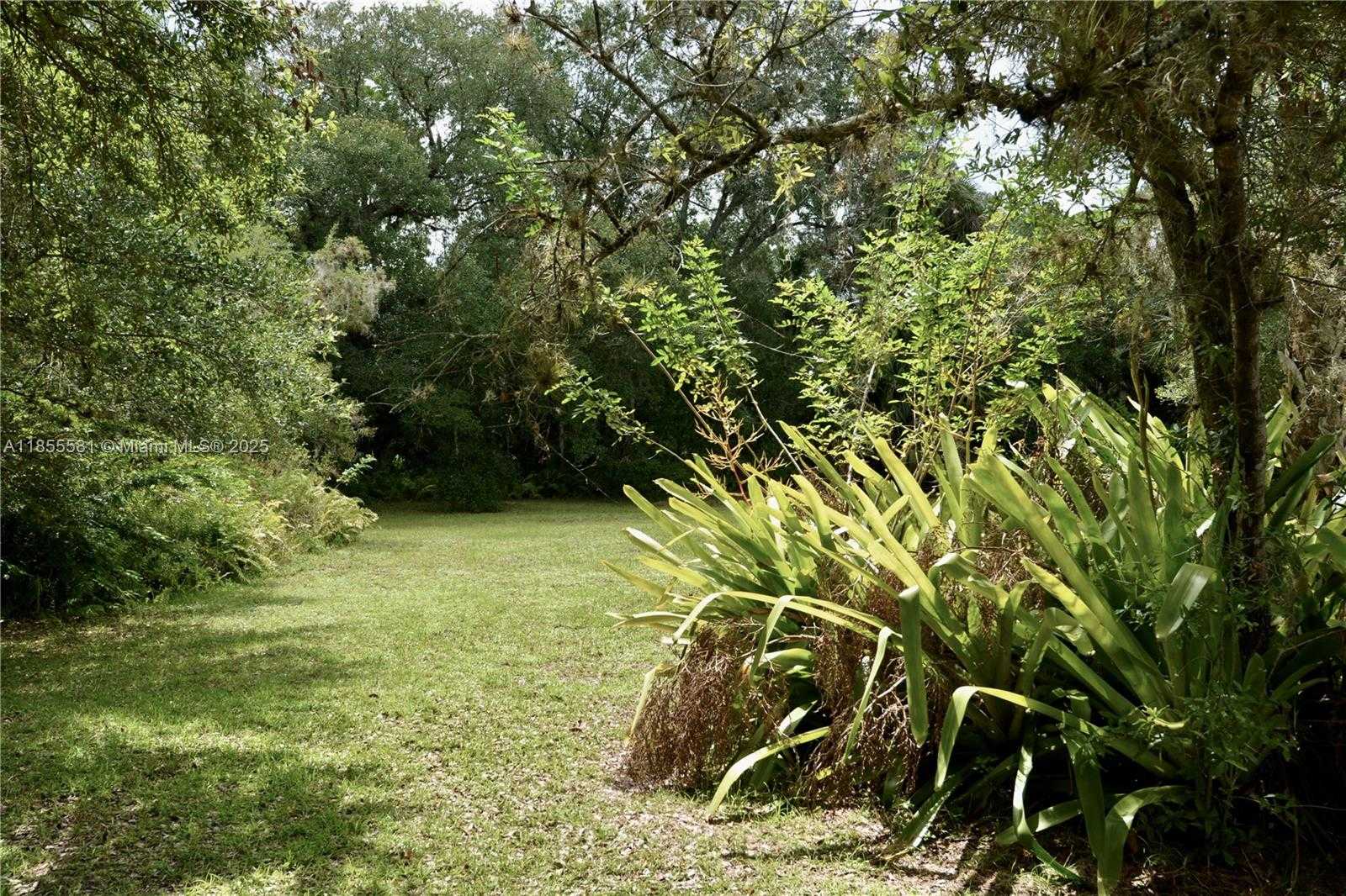 Small Image of 18220 ELMWOOD DR, Other City - In The State Of Florida Number 89