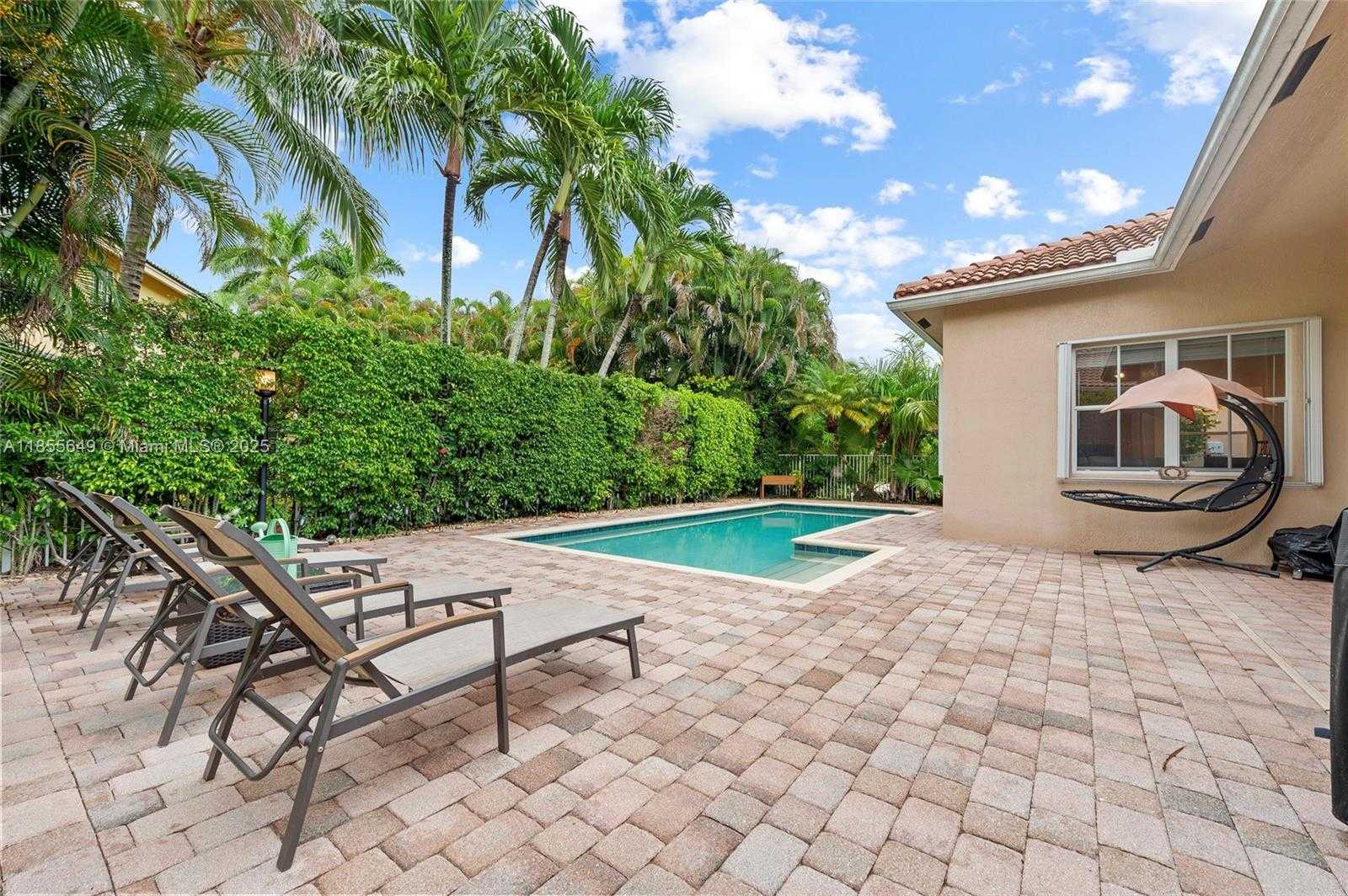 Small Image of 1487 BLUE JAY CIR, Weston Number 22