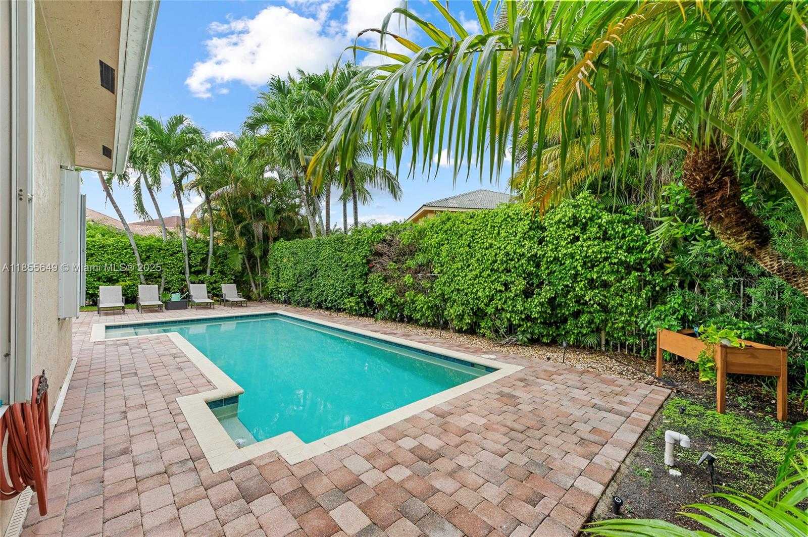 Small Image of 1487 BLUE JAY CIR, Weston Number 3