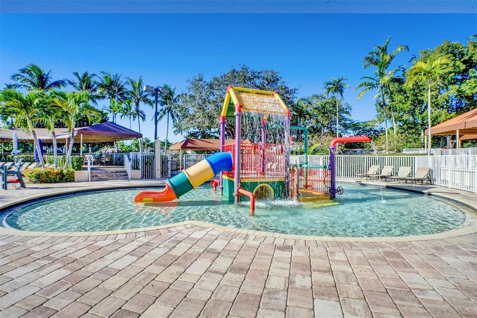 Small Image of 1487 BLUE JAY CIR, Weston Number 30