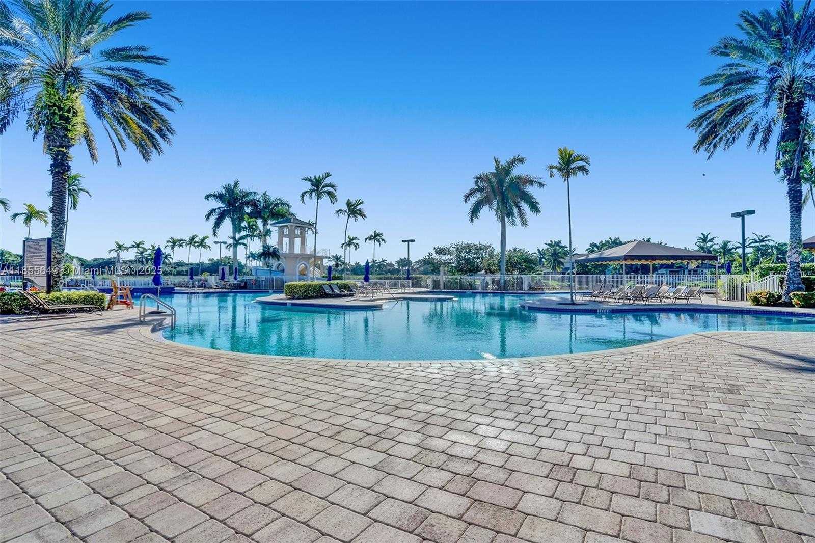 Small Image of 1487 BLUE JAY CIR, Weston Number 31
