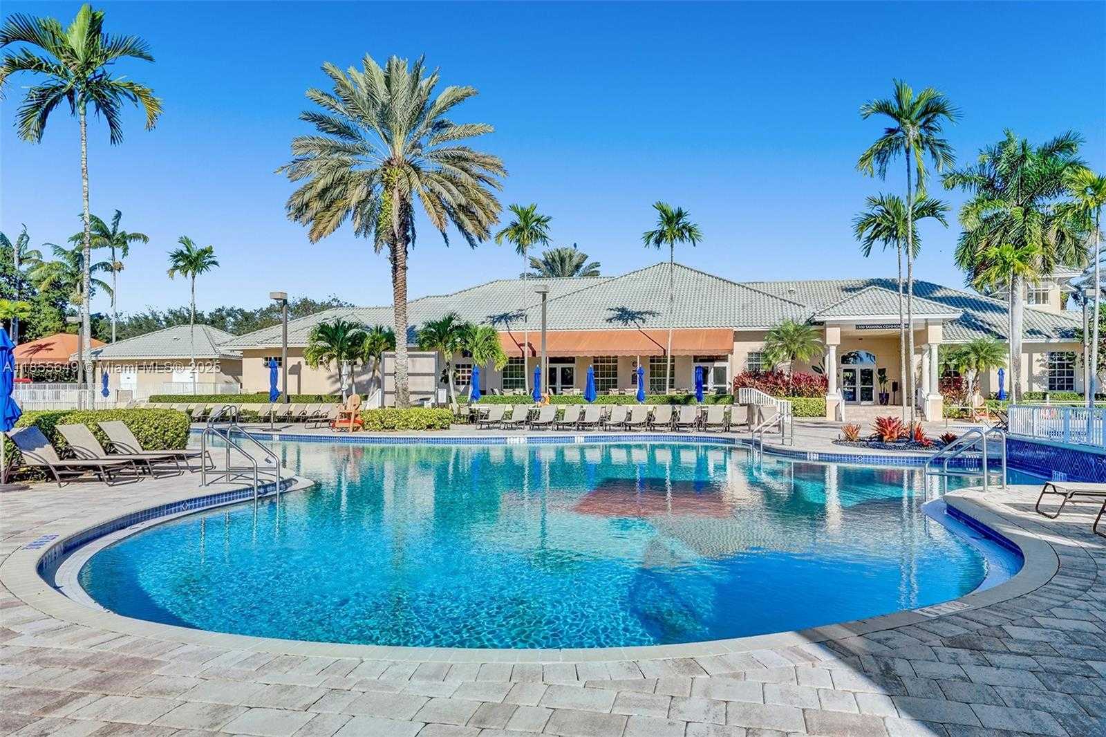Small Image of 1487 BLUE JAY CIR, Weston Number 32