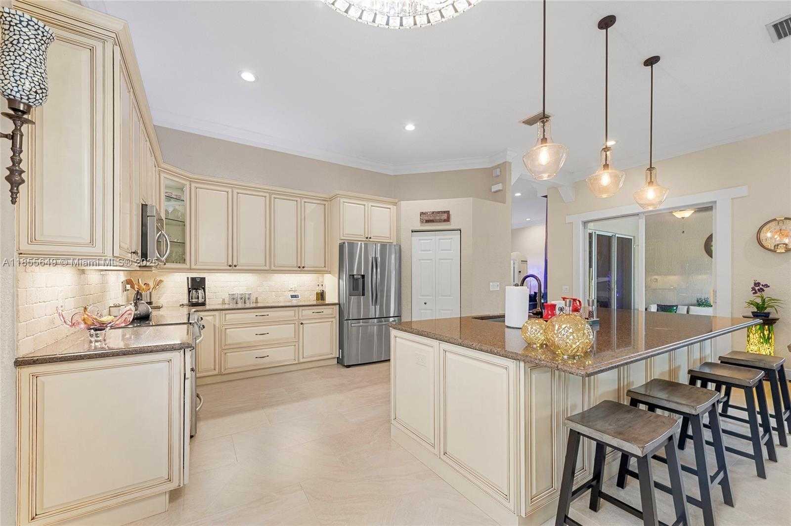 Small Image of 1487 BLUE JAY CIR, Weston Number 8