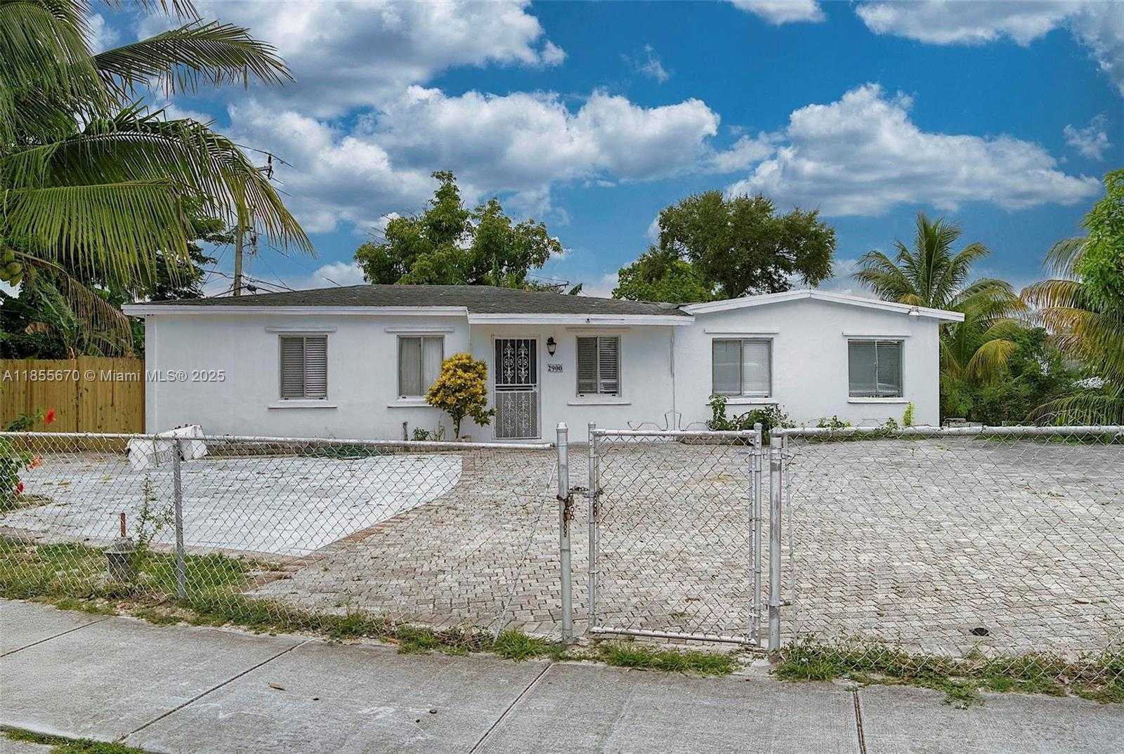 Small Image of 2900 NORTH WEST 164TH ST, Miami Gardens Number 3