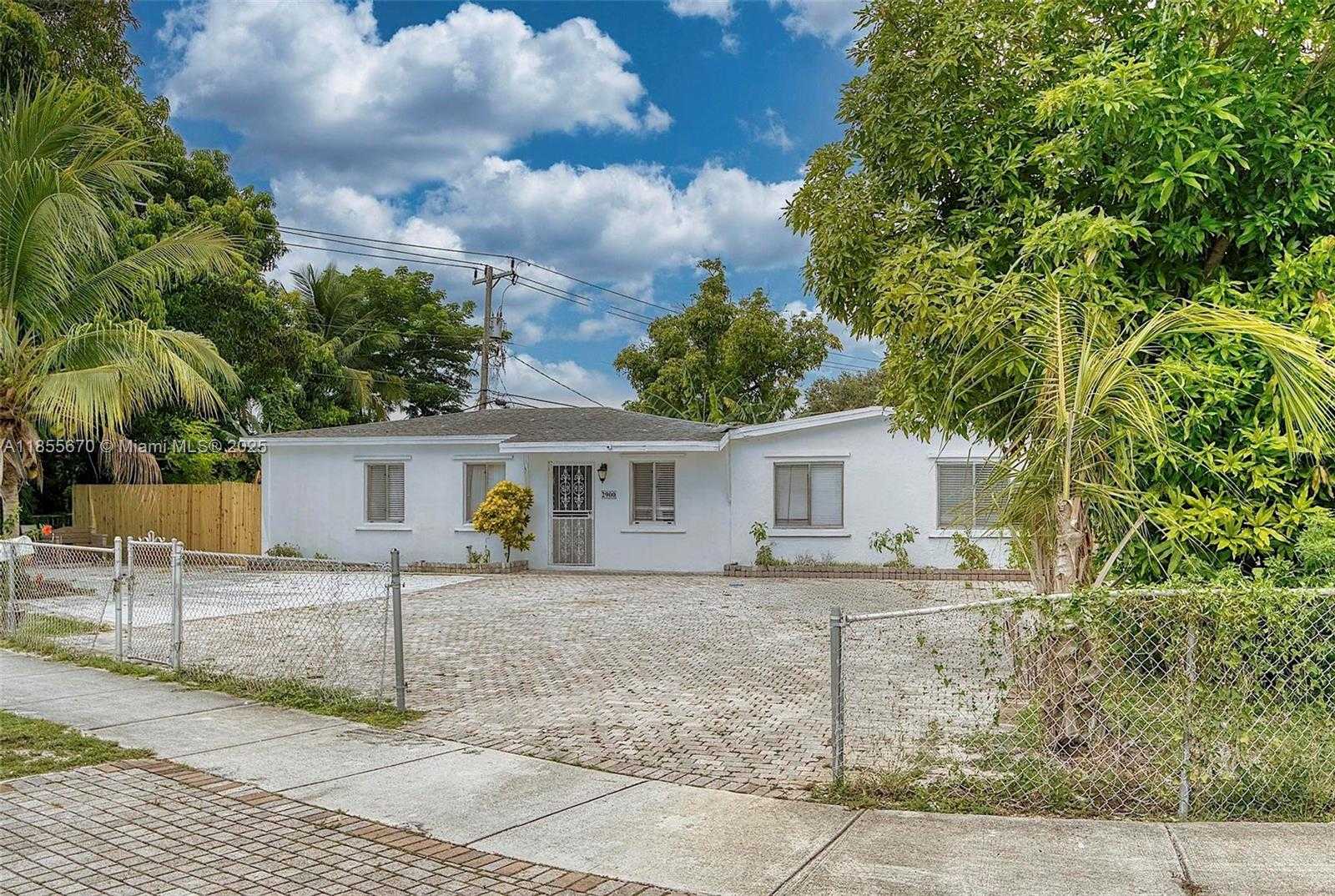 Small Image of 2900 NORTH WEST 164TH ST, Miami Gardens Number 4