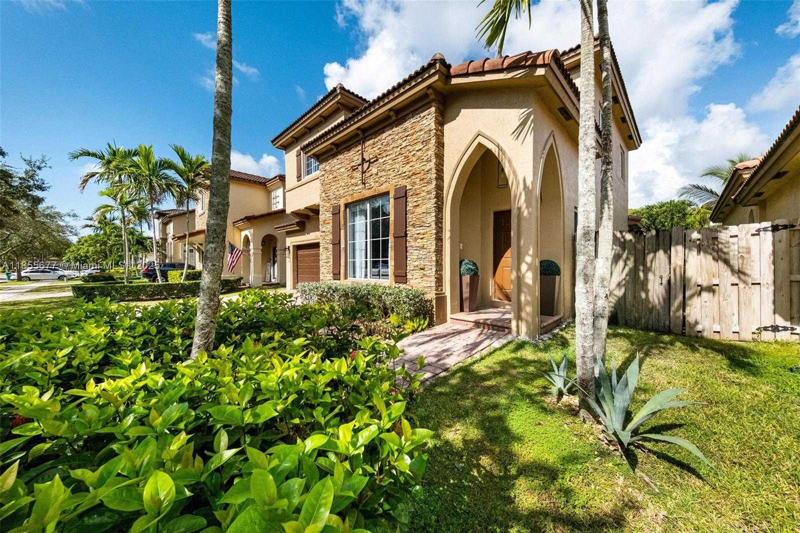 Small Image of 22536 SOUTH WEST 94TH PL, Cutler Bay Number 2