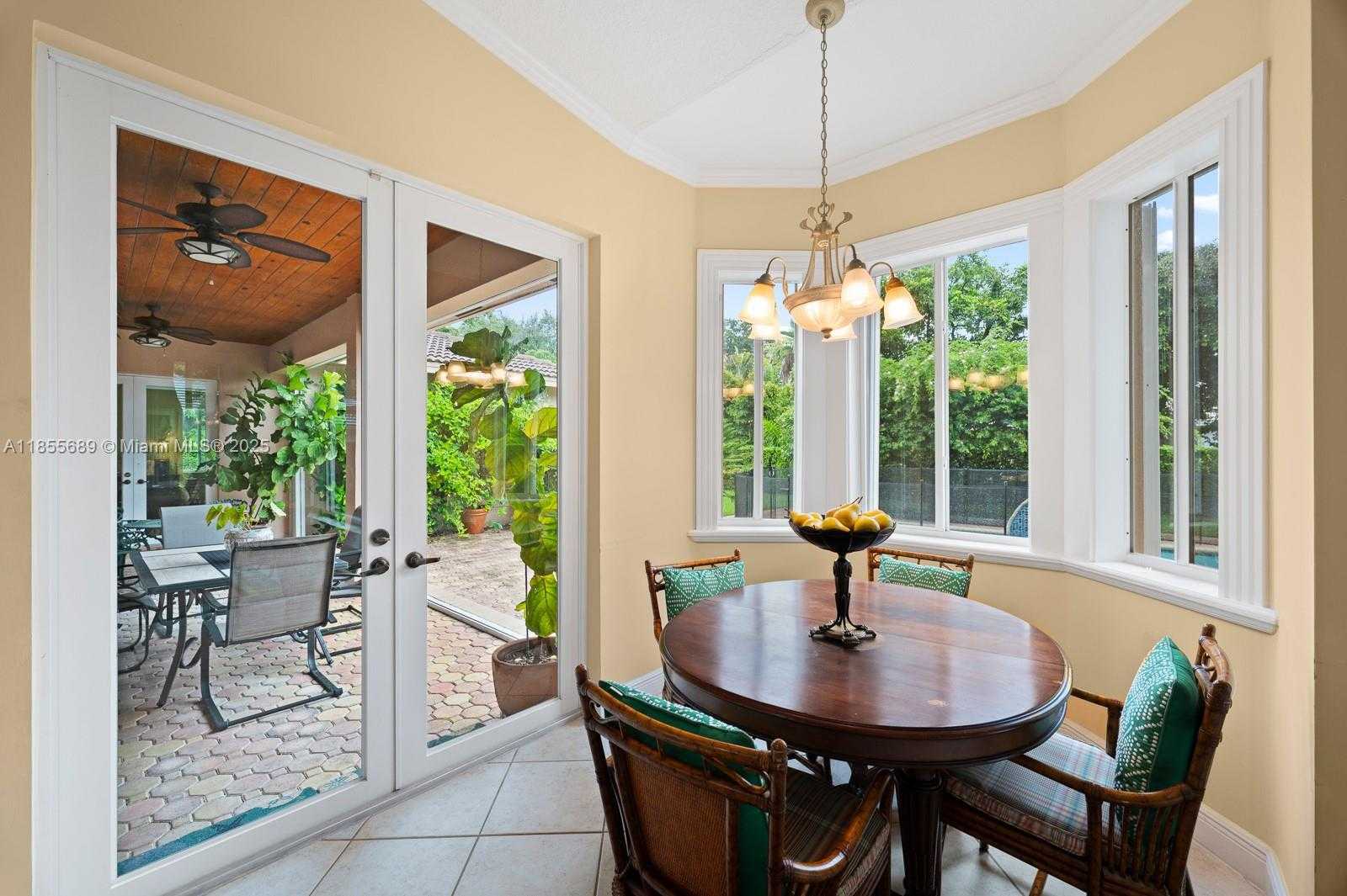 Small Image of 10621 SOUTH WEST 77TH AVE, Pinecrest Number 13