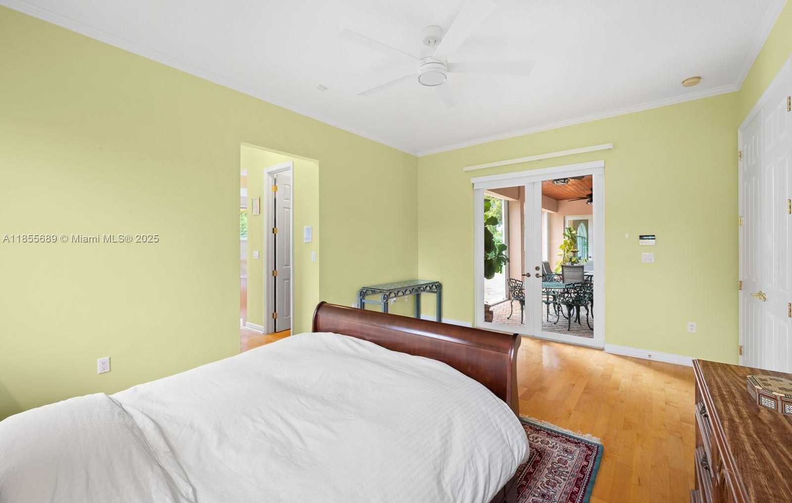 Small Image of 10621 SOUTH WEST 77TH AVE, Pinecrest Number 24