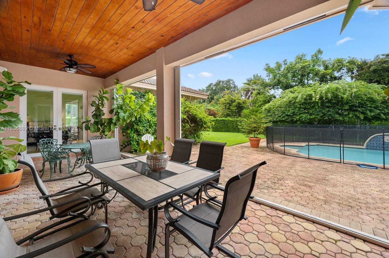 Small Image of 10621 SOUTH WEST 77TH AVE, Pinecrest Number 33