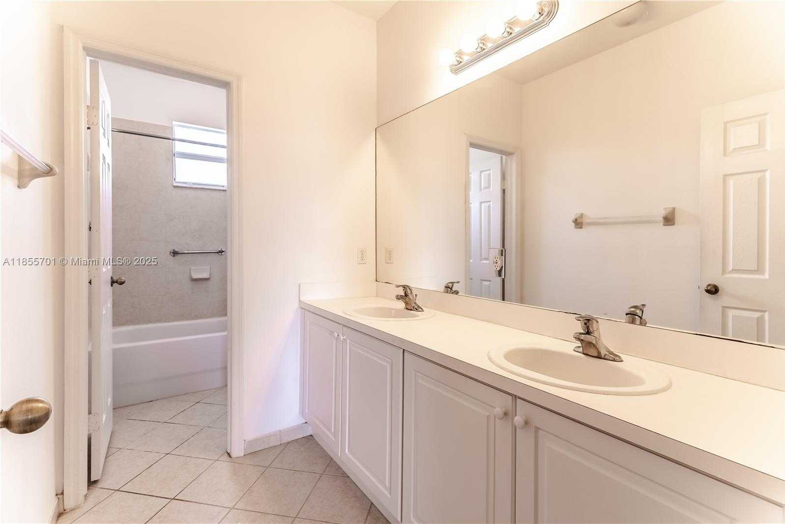 Small Image of 201 NORTH EAST 36TH TER, Homestead Number 17
