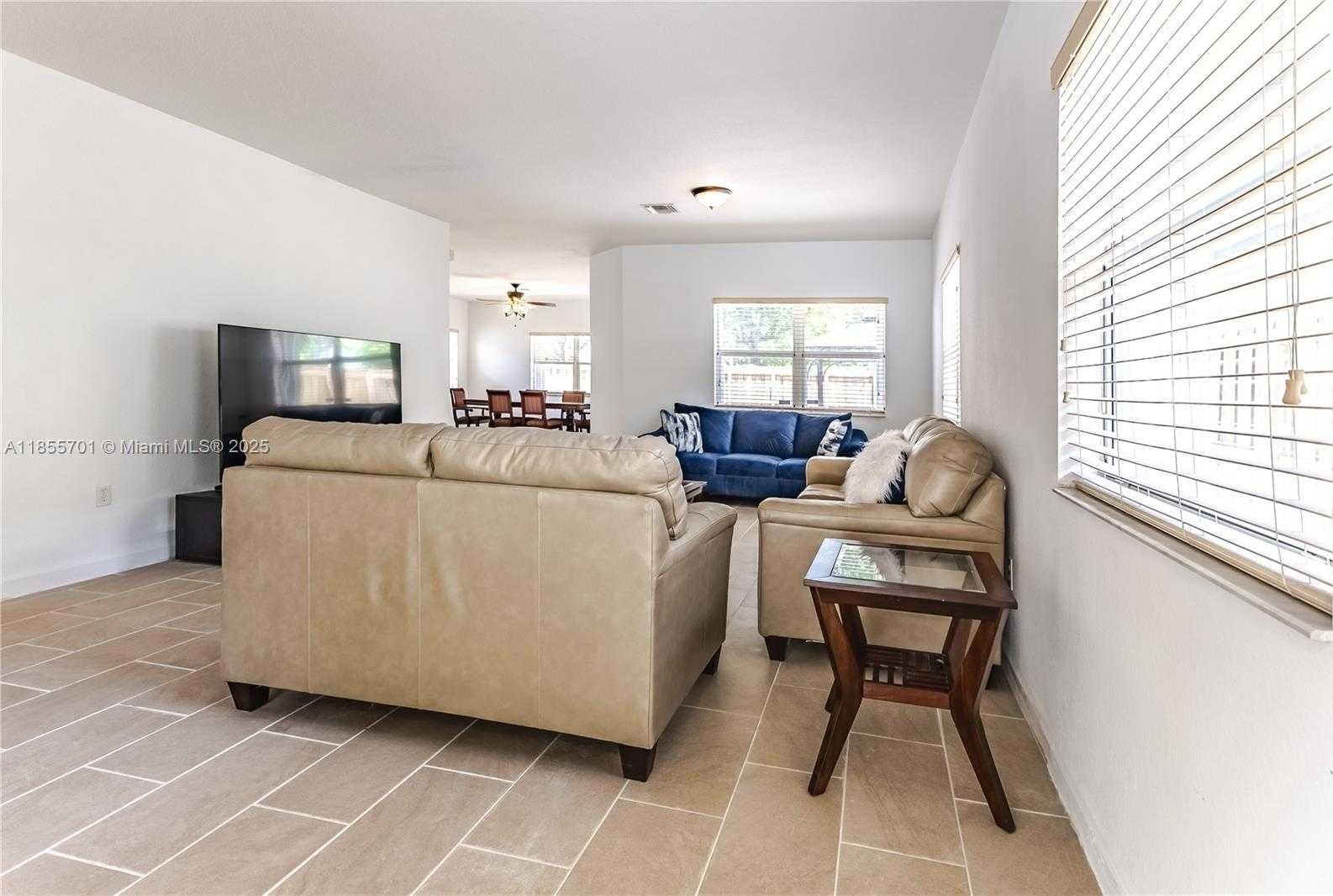 Small Image of 201 NORTH EAST 36TH TER, Homestead Number 5