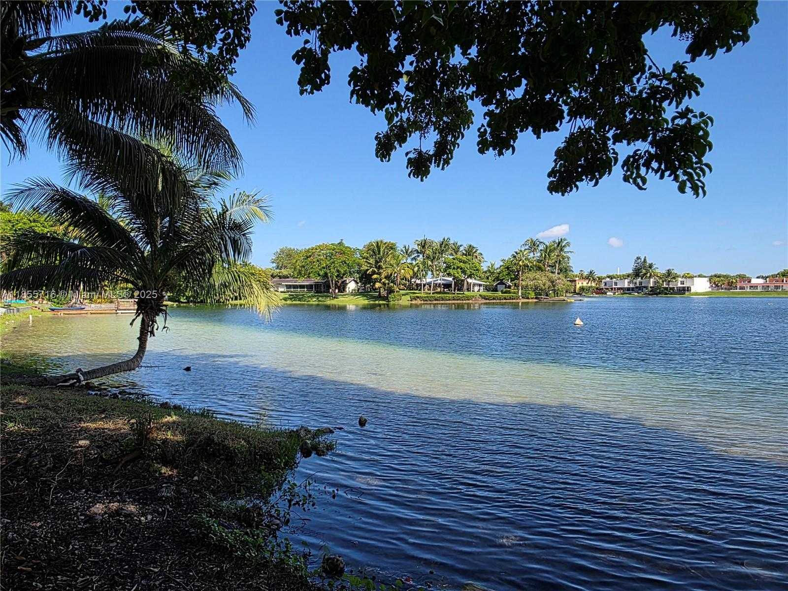Small Image of 13920 KENDALE LAKES BLVD, Miami Number 32
