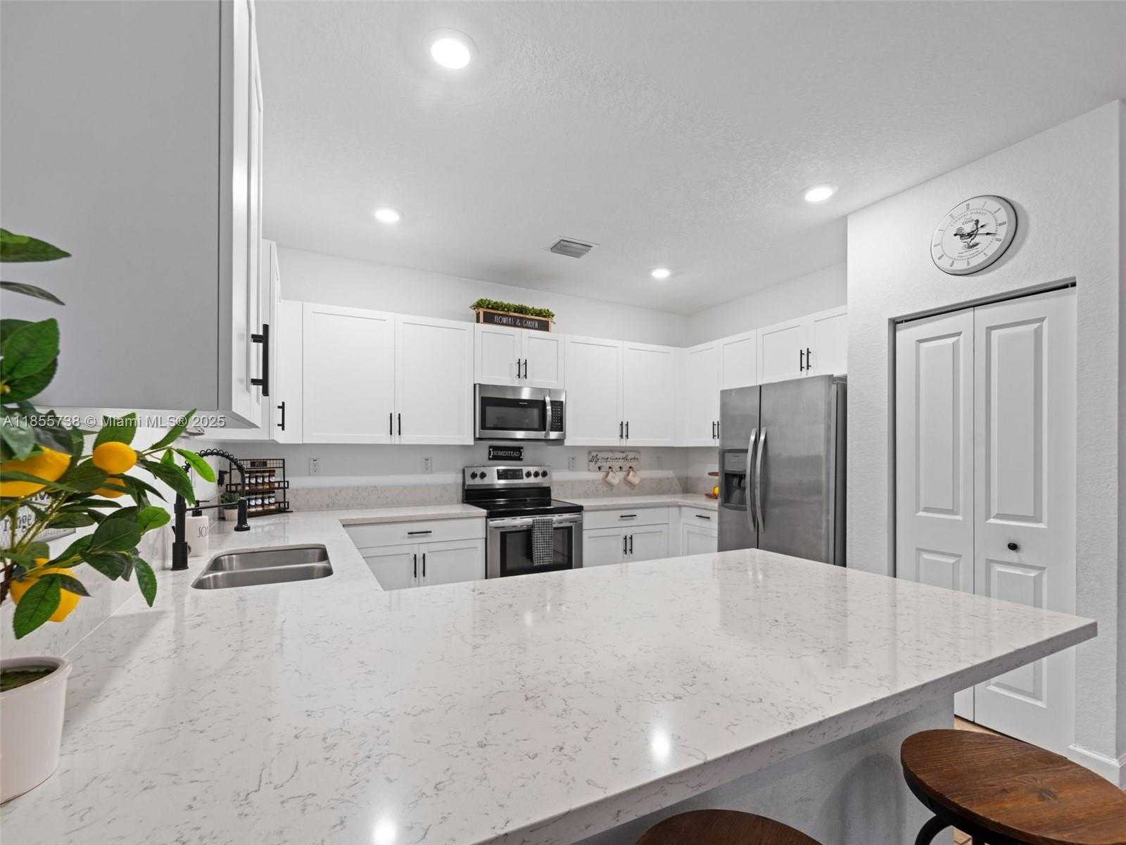 Small Image of 1418 SOUTH EAST 26TH TER, Homestead Number 24