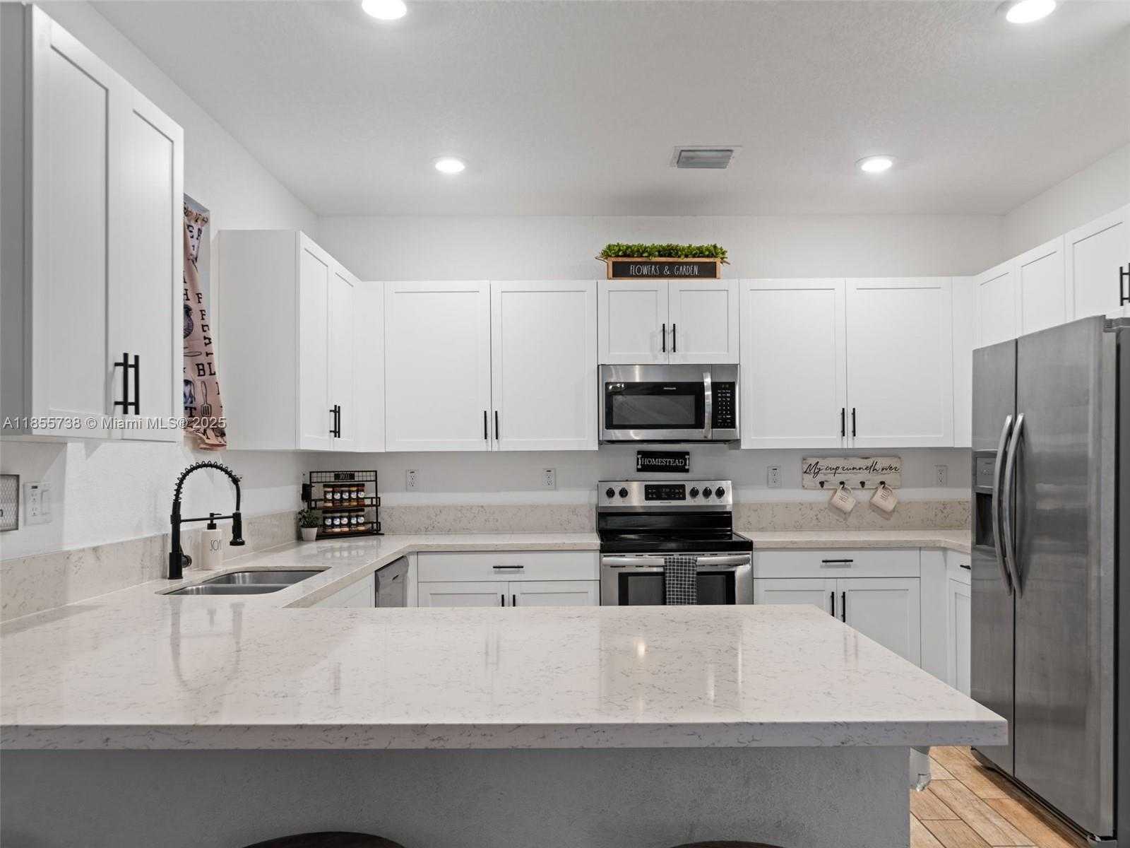 Small Image of 1418 SOUTH EAST 26TH TER, Homestead Number 25