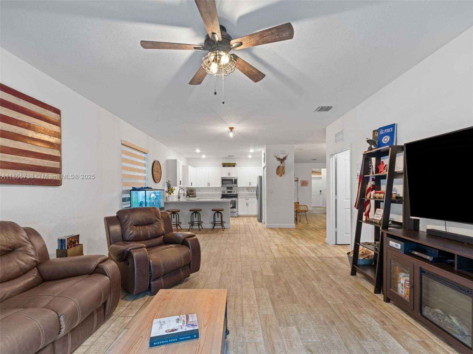 Small Image of 1418 SOUTH EAST 26TH TER, Homestead Number 27