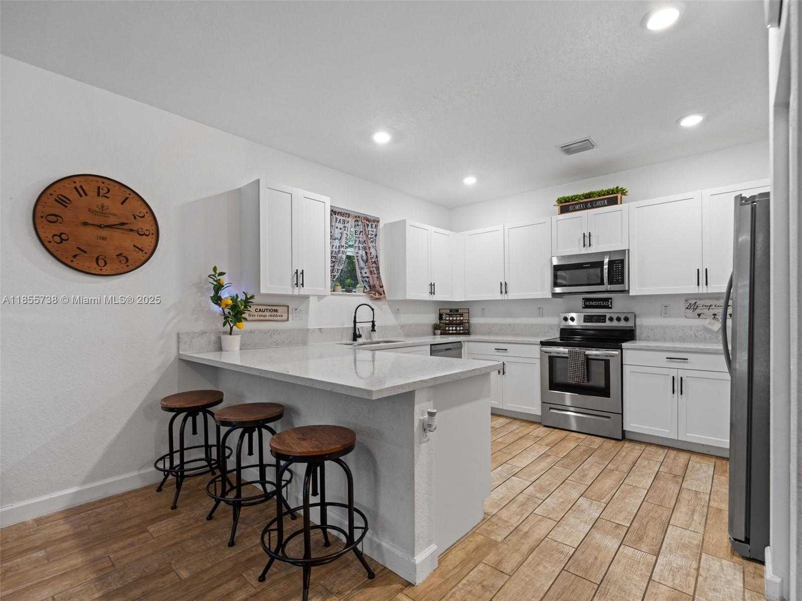 Small Image of 1418 SOUTH EAST 26TH TER, Homestead Number 3