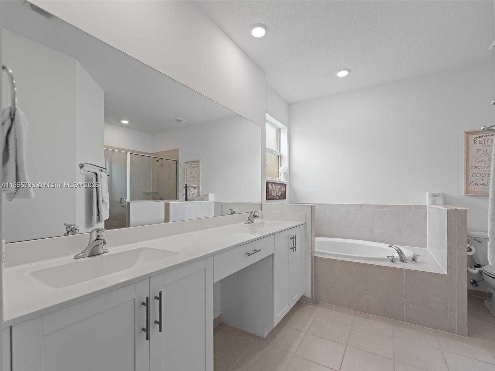 Small Image of 1418 SOUTH EAST 26TH TER, Homestead Number 7