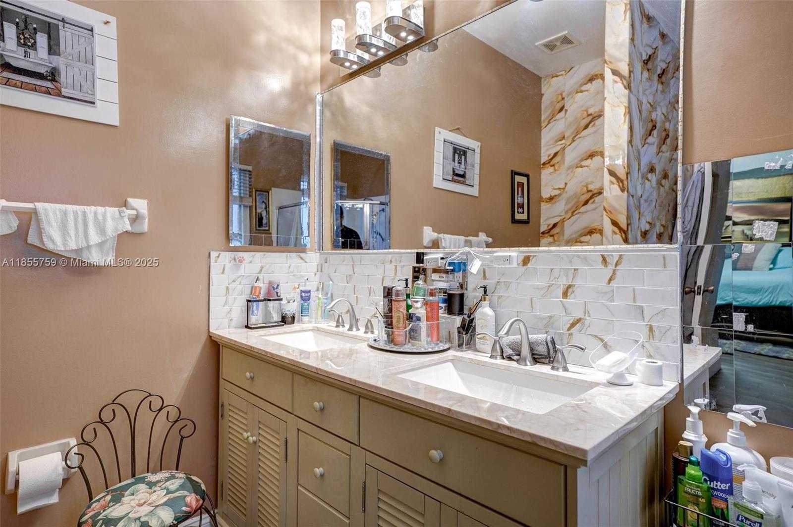 Small Image of 3985 NORTH EAST 15TH ST, Homestead Number 34