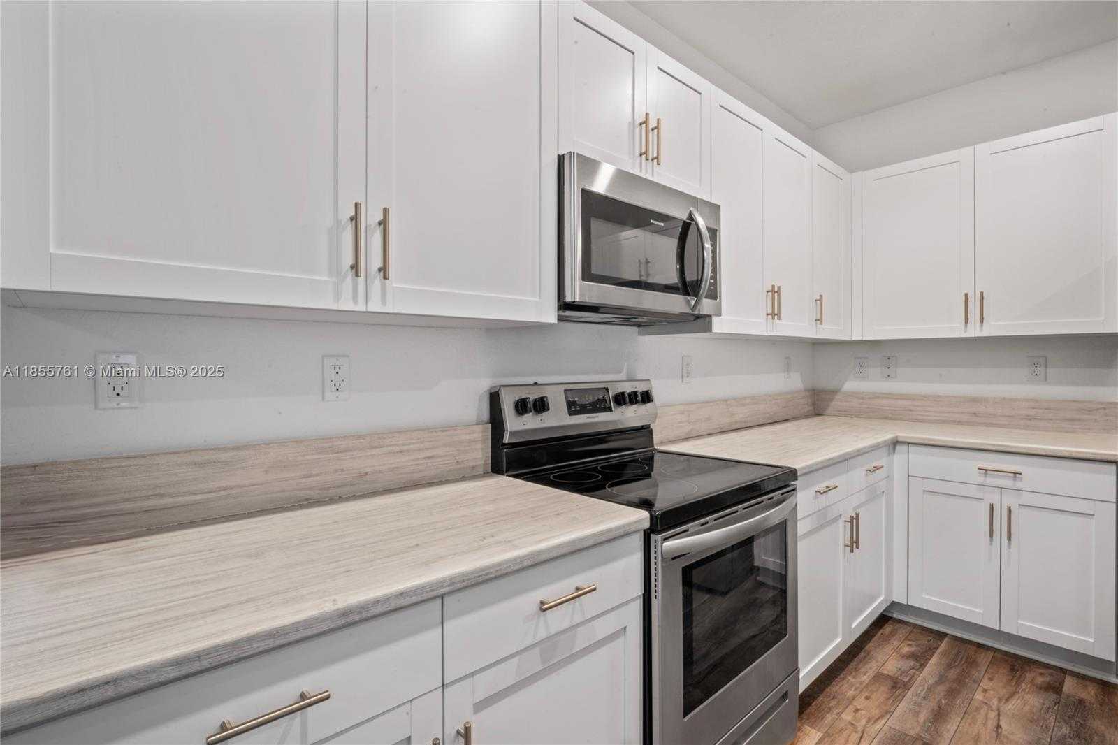 Small Image of 3471 WEST 110TH ST, Hialeah Number 12