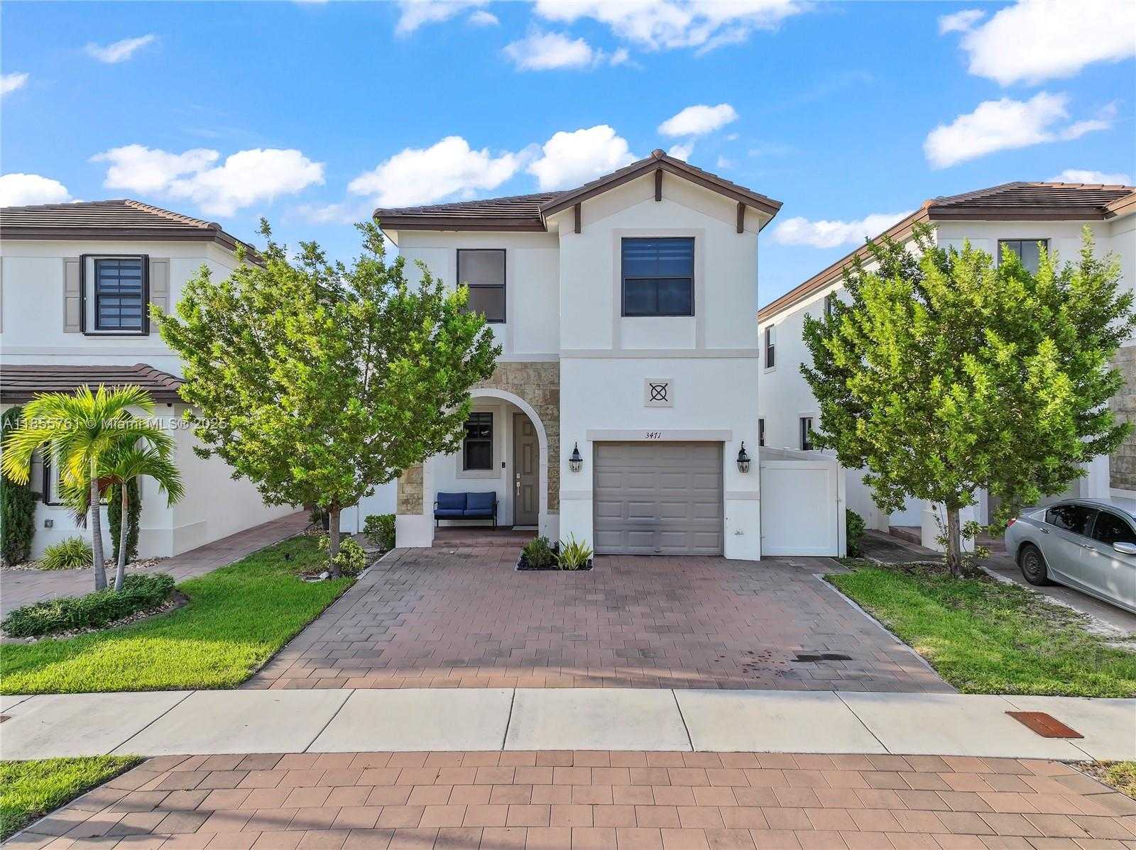 Small Image of 3471 WEST 110TH ST, Hialeah Number 2