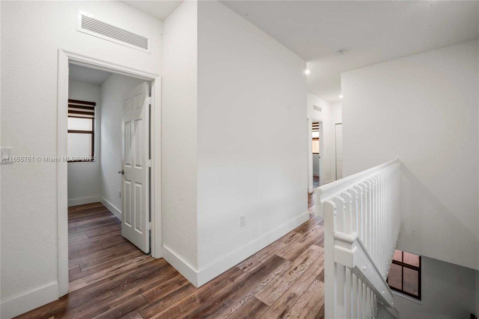 Small Image of 3471 WEST 110TH ST, Hialeah Number 31