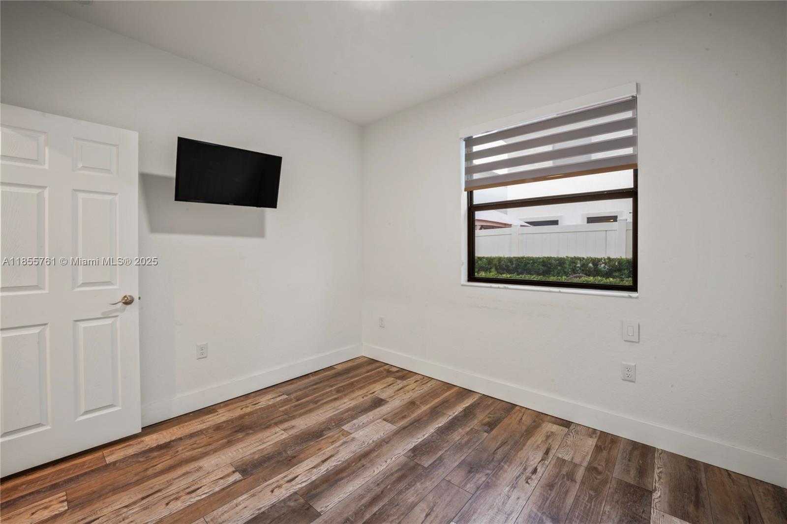 Small Image of 3471 WEST 110TH ST, Hialeah Number 32