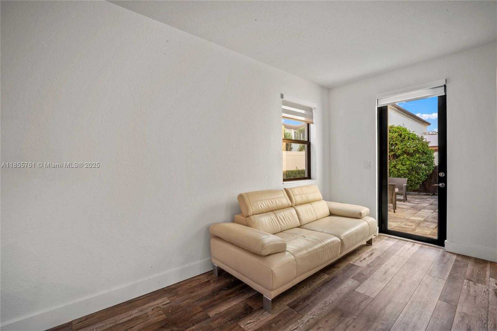 Small Image of 3471 WEST 110TH ST, Hialeah Number 34