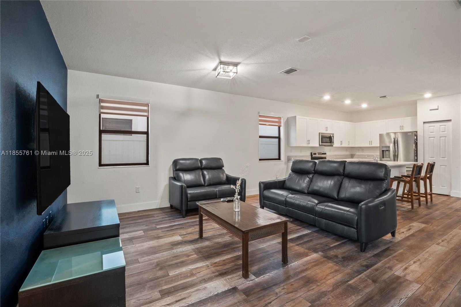 Small Image of 3471 WEST 110TH ST, Hialeah Number 5