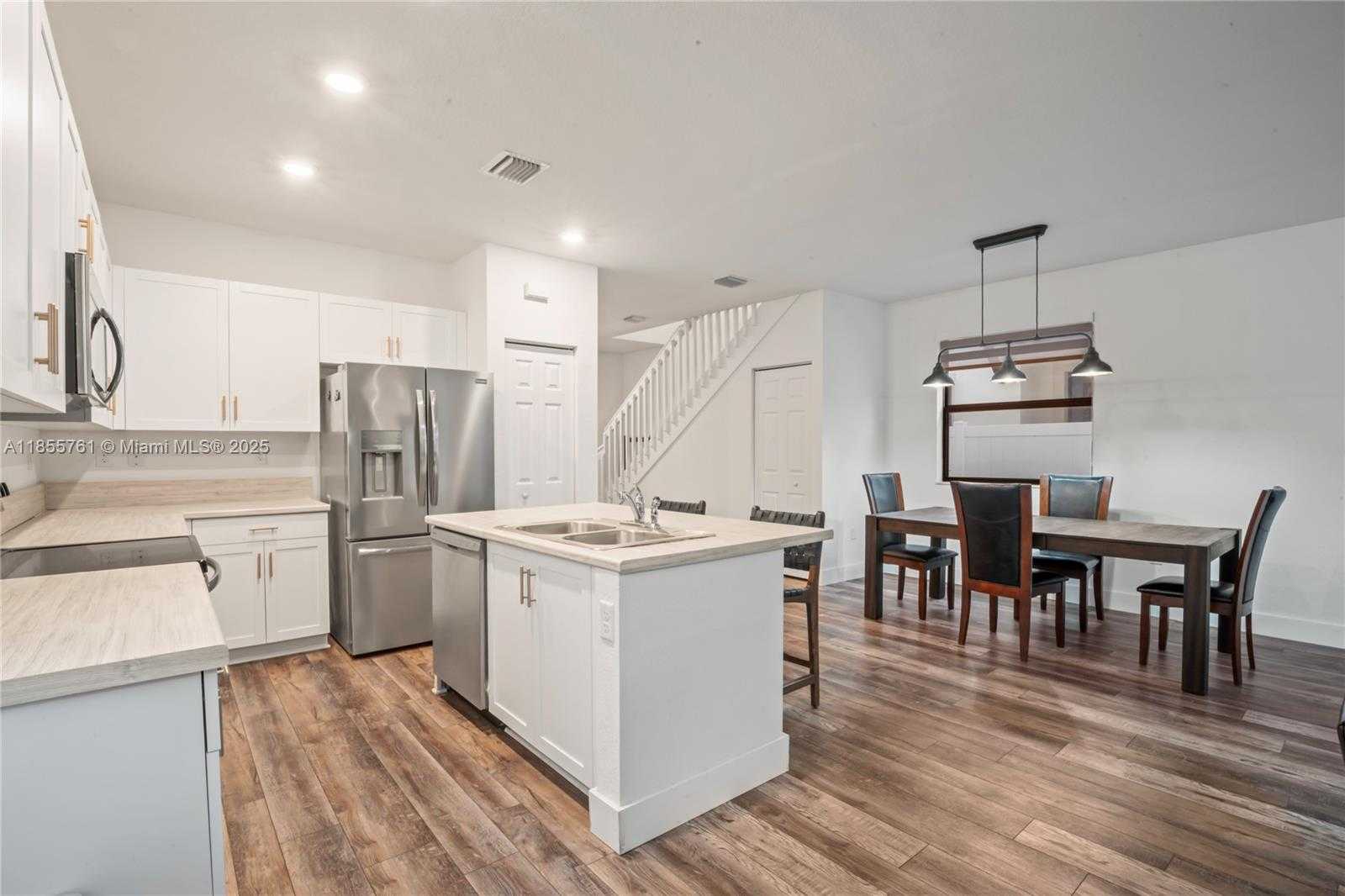 Small Image of 3471 WEST 110TH ST, Hialeah Number 7