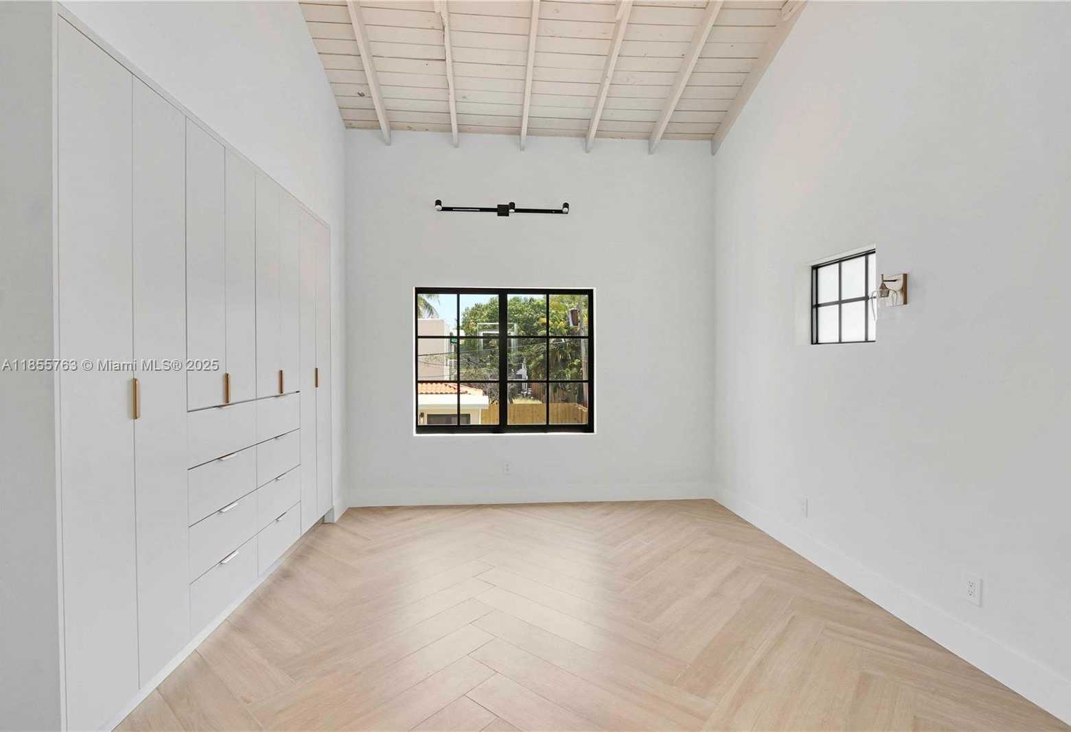 Small Image of 3153 ROYAL PALM AVE, Miami Beach Number 18