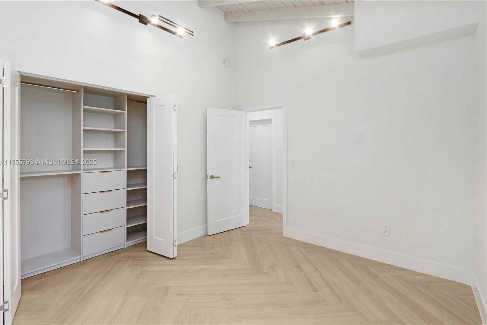 Small Image of 3153 ROYAL PALM AVE, Miami Beach Number 22