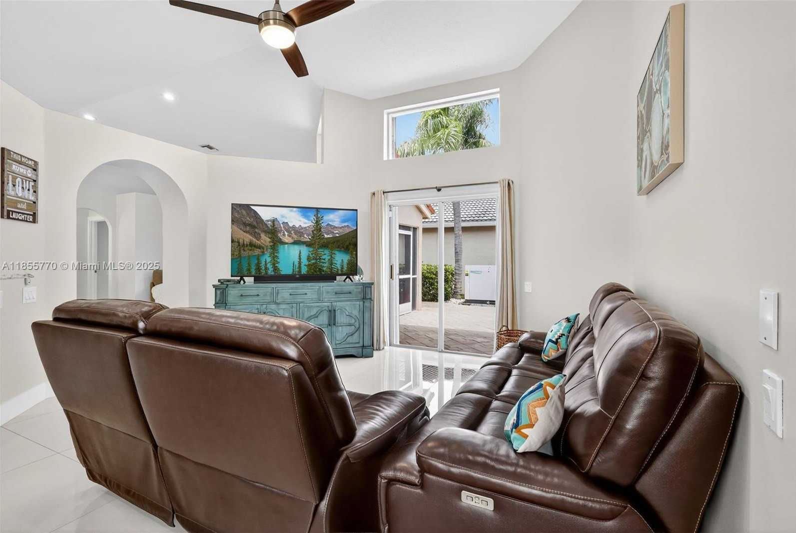 Small Image of Boynton Beach Number 13